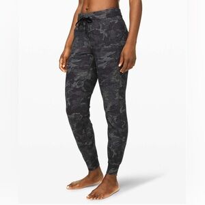 Women’s Size 4 Lululemon Ready To Rulu Pant Incognito‎ Camo
